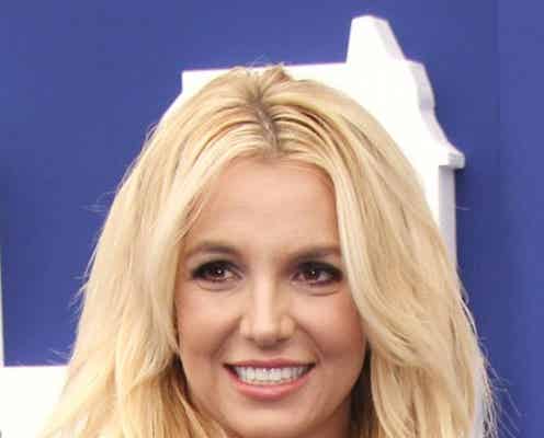 ブリトニー・スピアーズ、息子2人とマスコミの前に登場
