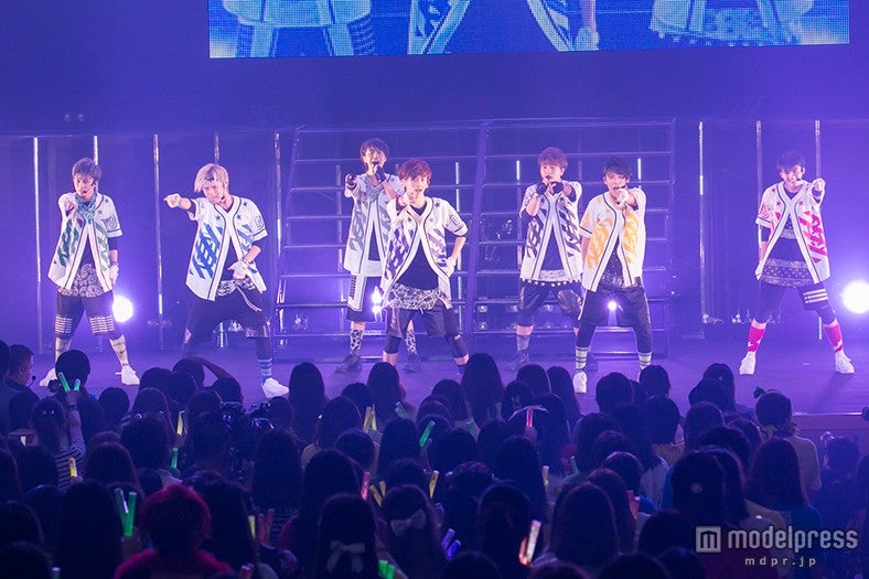 超特急／撮影：米山三郎（SignaL）