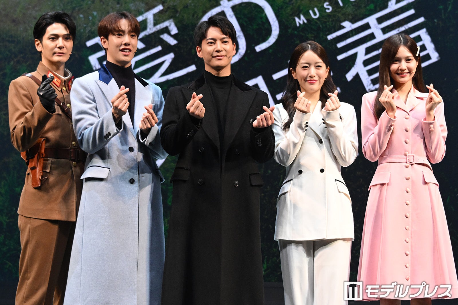 上田堪大、KAZUTA、三山凌輝、花乃まりあ、中村麗乃（C）モデルプレス