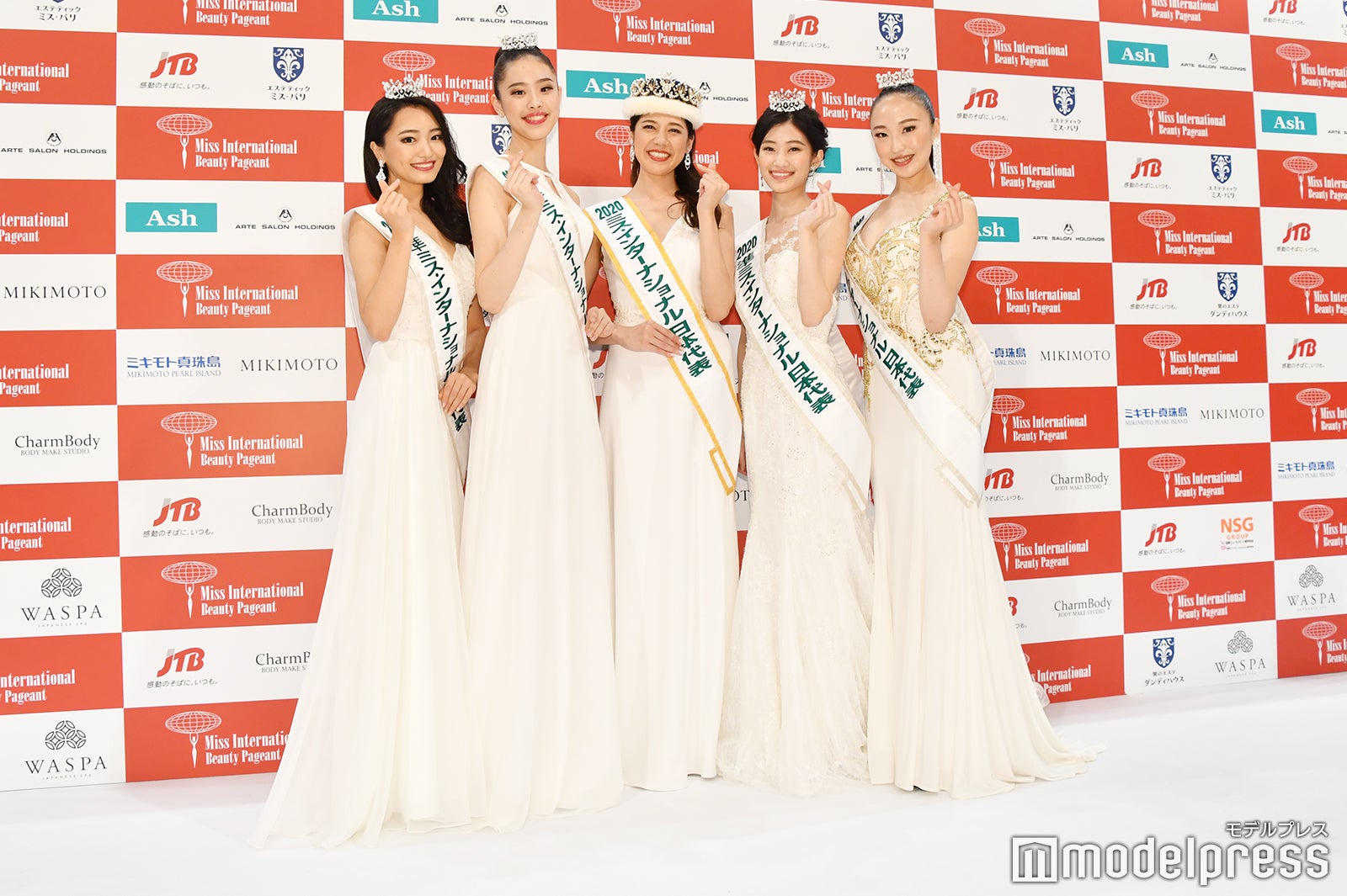 左から／石井いぶきさん、簡牛彩苗さん、寺内千穂さん、勝野南美さん、内藤愛さん （C）モデルプレス