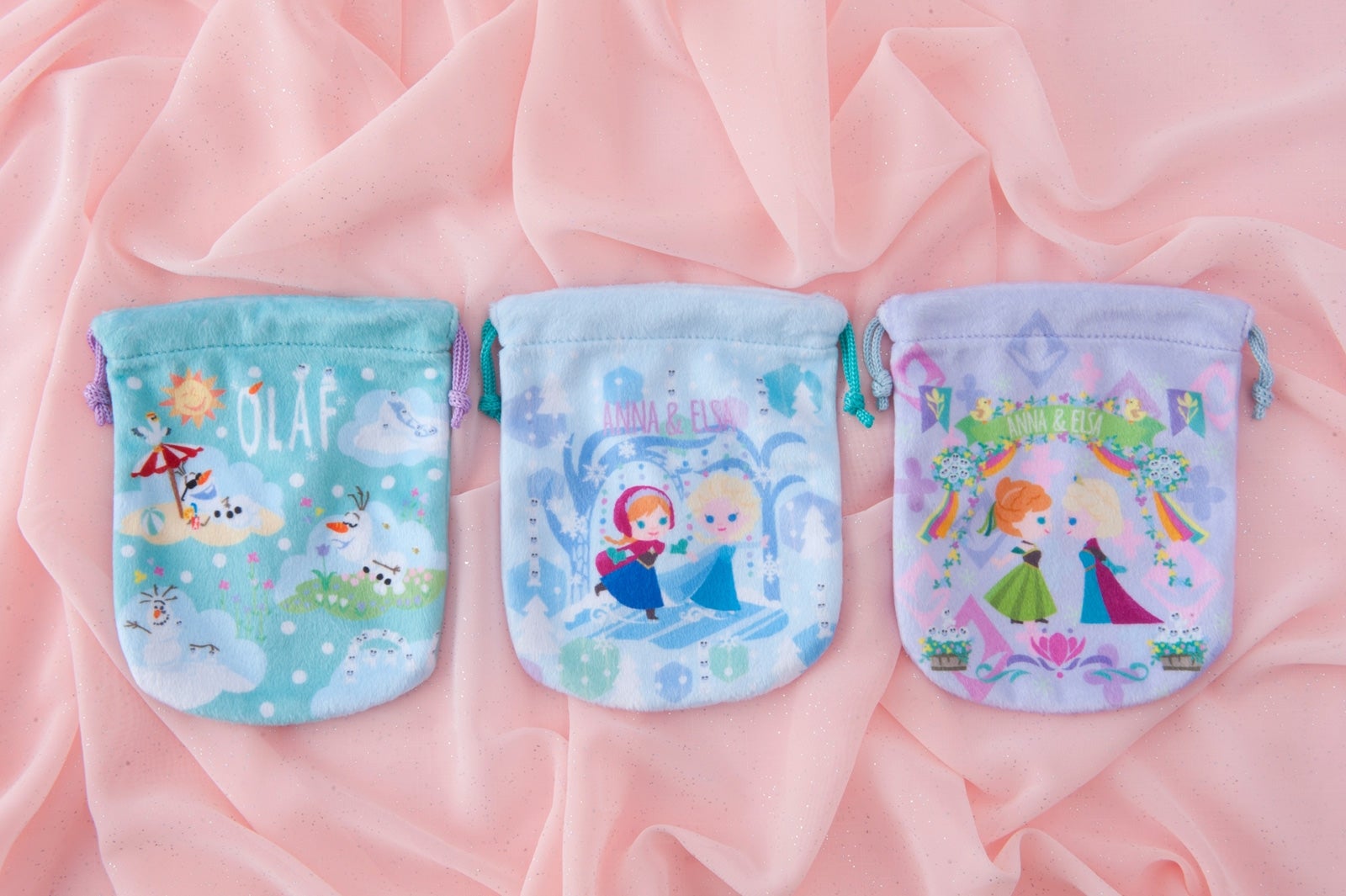 きんちゃくセット（1600円）／ （C）Disney