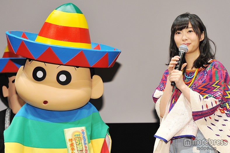 （左から）野原しんのすけ、指原莉乃