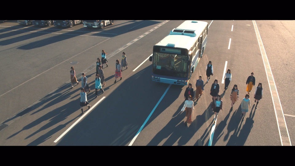 日向坂46「ときめき草」MVより（提供画像）