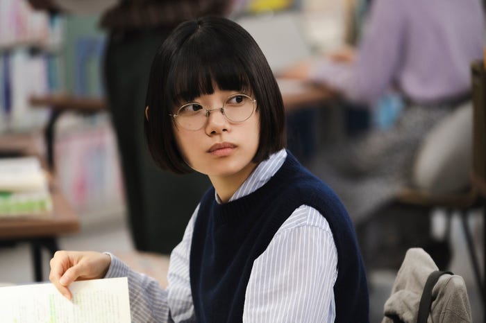 杉咲花(C)五十嵐律人/講談社 (C)2023「法廷遊戯」製作委員会