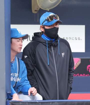 新庄監督 2者連続セーフティースクイズの失敗嘆く「しっかり決めてもらわないと出場機会が減っていきますよね」過酷日程にもボヤキ節