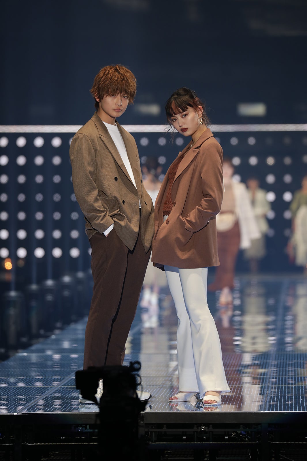 高橋文哉、鶴嶋乃愛（C）マイナビ TOKYO GIRLS COLLECTION 2020 SPRING／SUMMER