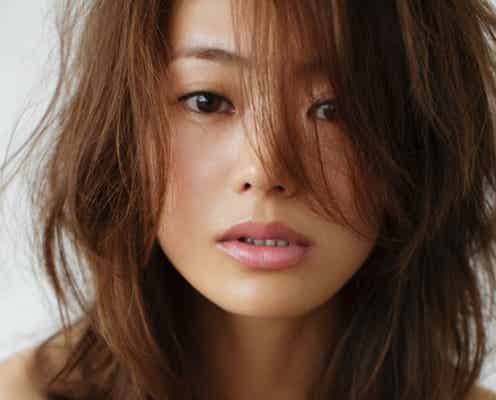 モデル葛岡碧、“すっぴんセミヌード”で完璧ボディ披露 「AneCan」史上2人目の挑戦
