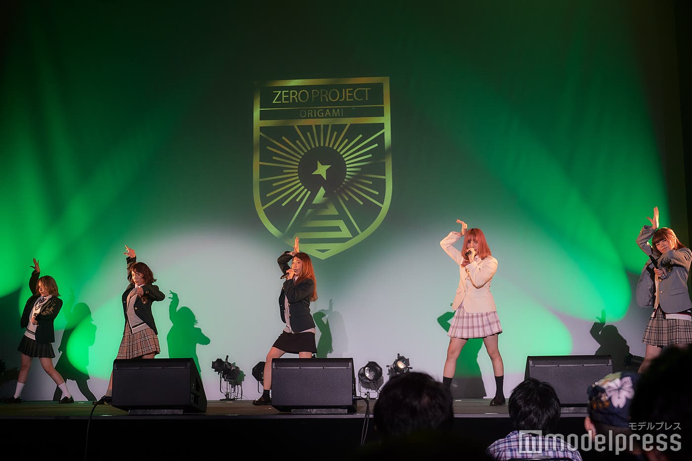 総勢125名のメンバーが出演(C)モデルプレス