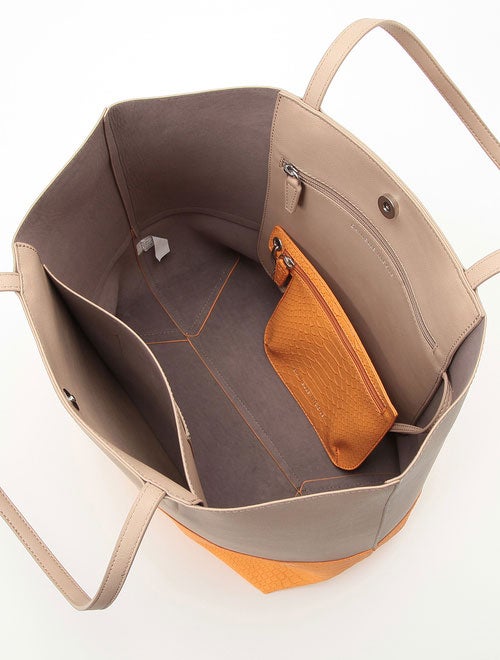 サバンナトートバッグ「DANIELLE NICOLE」10,584円（税込）