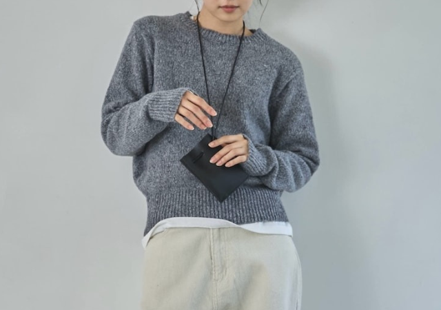 今冬は「グレーニット」が断トツで推せる！シンプルでも地味見えしない！お洒落な人の着こなし術