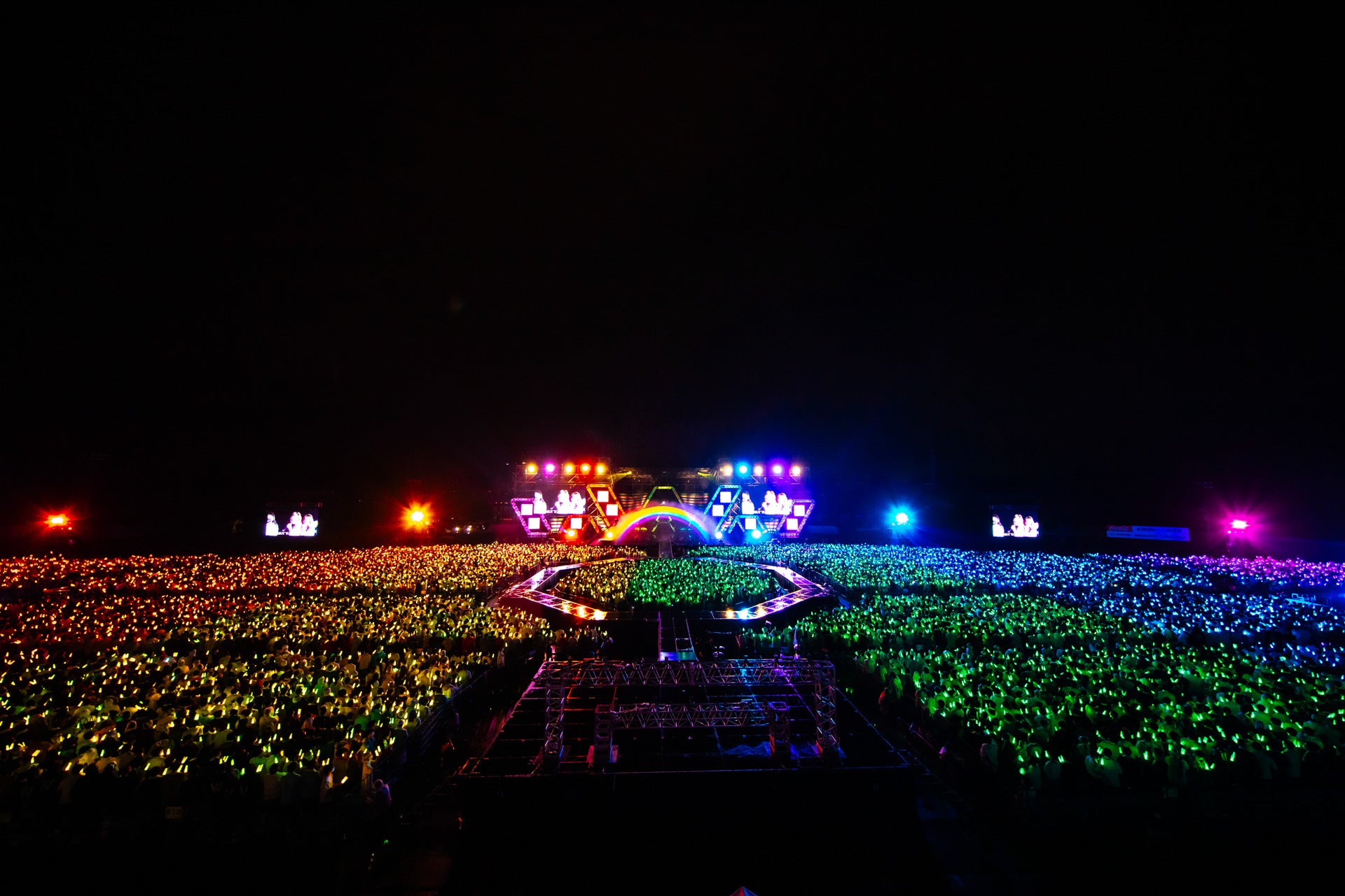 日向坂46「W-KEYAKI FES.」／撮影：上山陽介