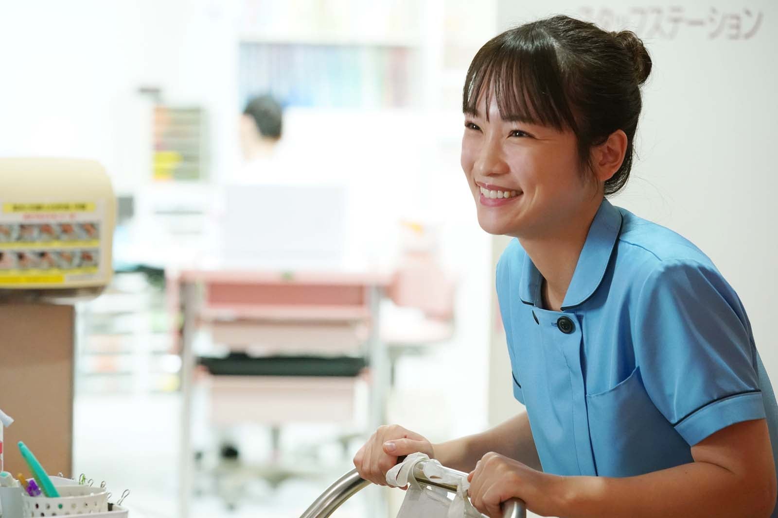 川栄李奈「となりのナースエイド」第1話より（C）日本テレビ