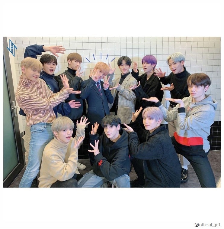 JO1、新成人・川西拓実をメンバー全員で祝福 スーツ姿公開で絶賛の声殺到