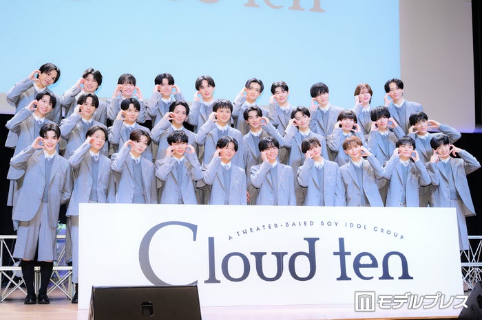 “秋元康氏プロデュース”男性アイドルグループ「Cloud ten」メンバー30人お披露目 意気込み語る「世界でも愛されるグループに」