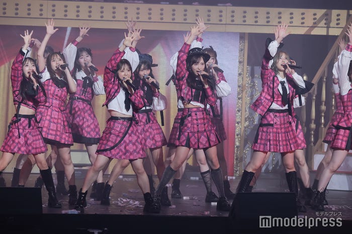 向井地美音、倉野尾成美、小栗有以、下尾みう(C)モデルプレス