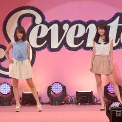 「ミスセブンティーン2013」に選ばれた大友花恋(左)と田辺桃子(右)/発表時の様子