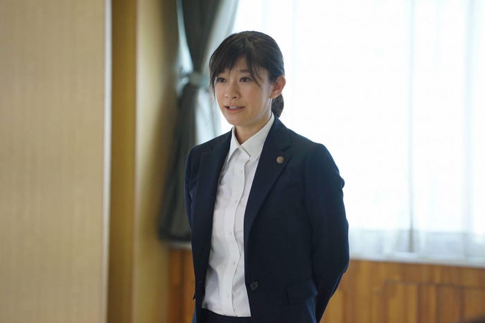 篠原涼子/「民衆の敵」第8話より(C)フジテレビ