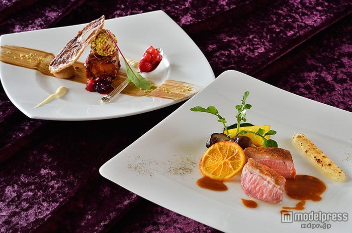 “スウィート・ダッフィー”ディナーコース¥10,290(C)Disney