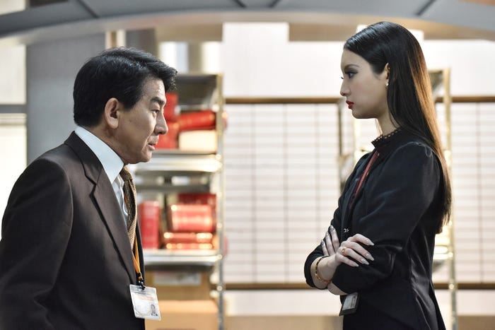 小林隆、菜々緒/「Missデビル 人事の悪魔・椿眞子」第5話より(C)日本テレビ