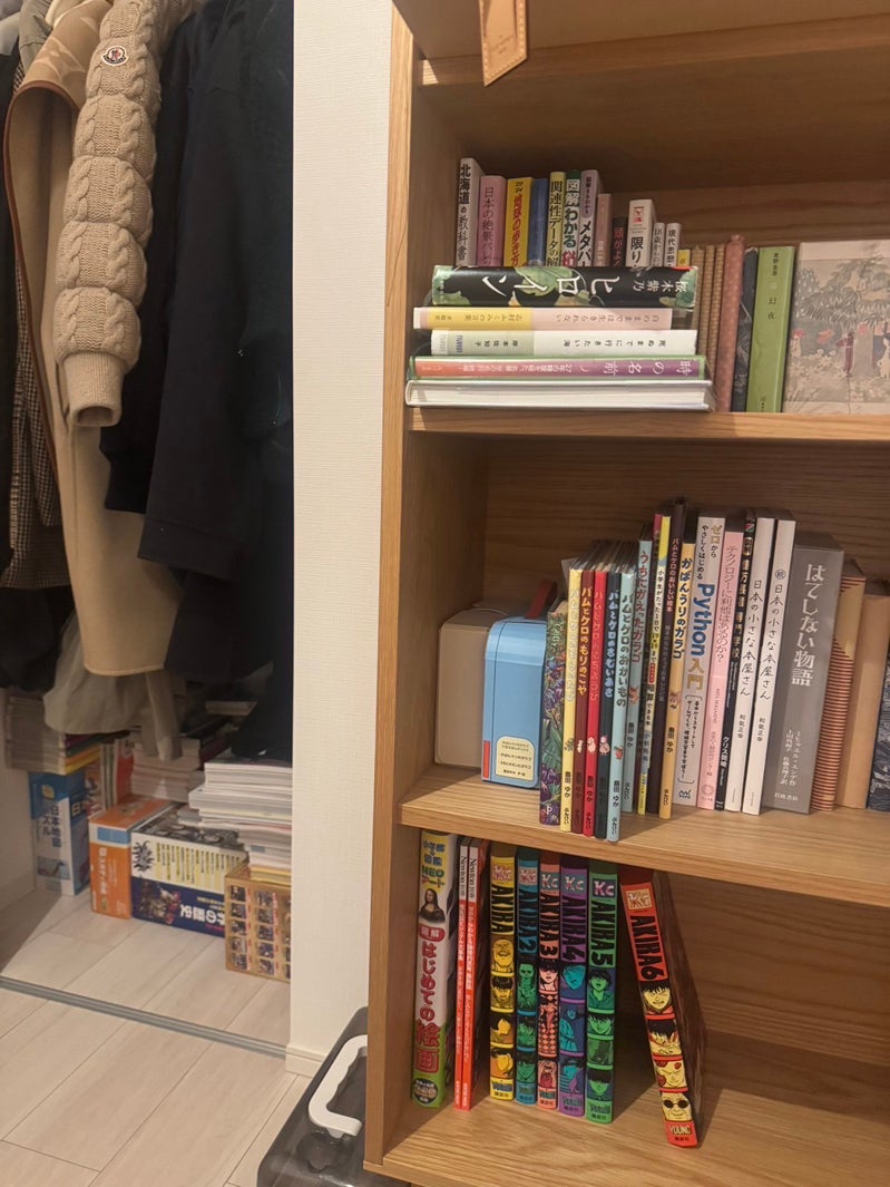 南柚子家の本棚（提供写真）