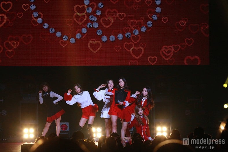 セカンドシングル「Mr. Chu(On Stage)-Japanese Ver.-」を披露