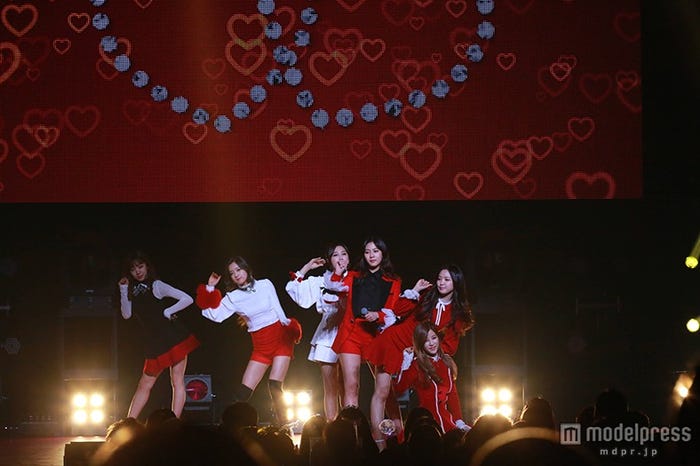 セカンドシングル「Mr. Chu(On Stage)-Japanese Ver.-」を披露