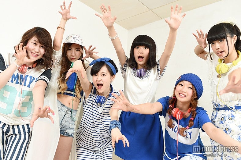（左から）かれん、MAYU、芹奈、manaka、麻珠、アサヒ