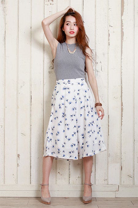 パウダーサテン花柄ガウチョパンツ「salus」3,490円(税込)