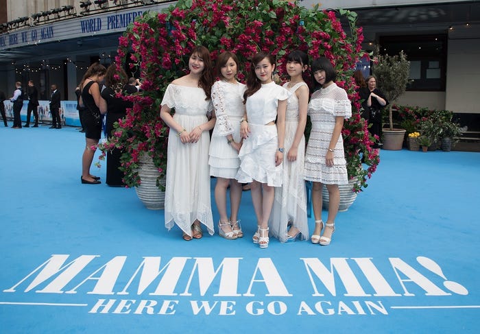 『マンマ・ミーア! ヒア・ウィー・ゴー』ロンドンレッドカーペットでのショット(提供写真)