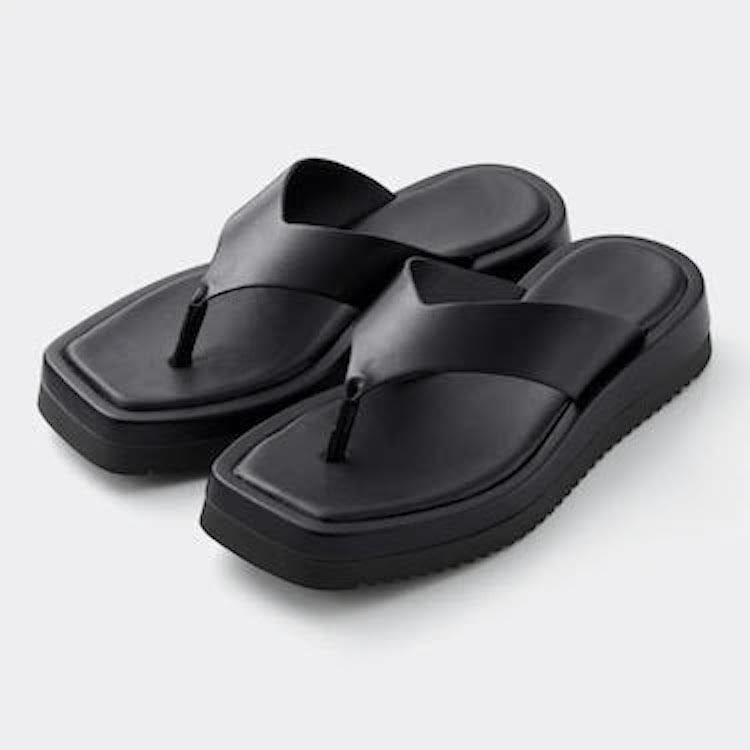 GUのボリュームソールトングサンダル