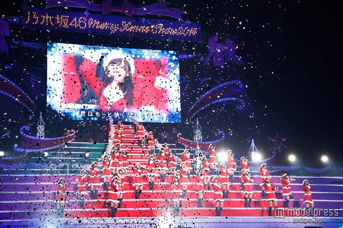 ミニスカサンタコスが可愛すぎる!/乃木坂46