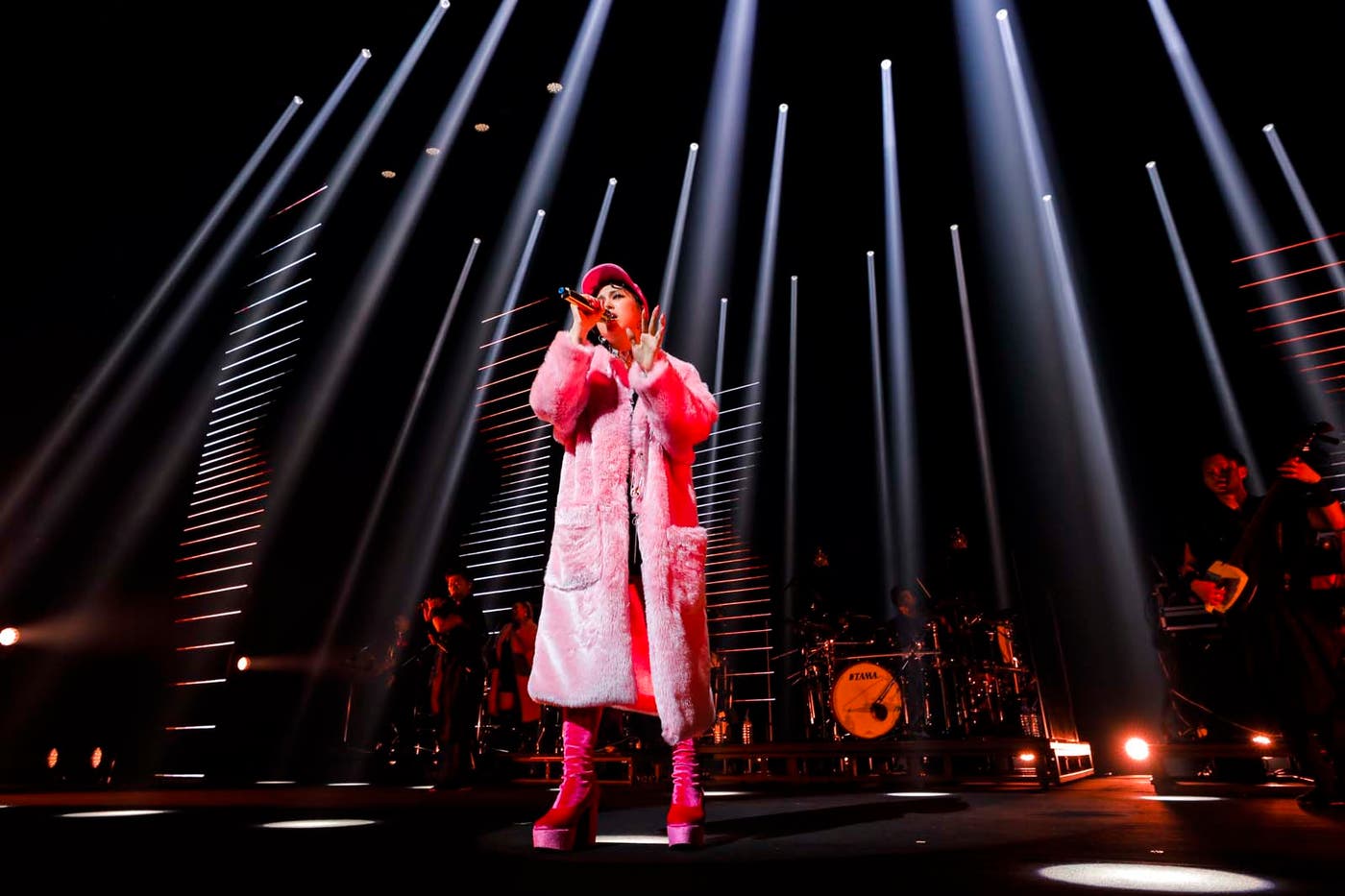 AI /AI TOUR 「和と洋」より(photo by HAJIME KAMIIISAKA)