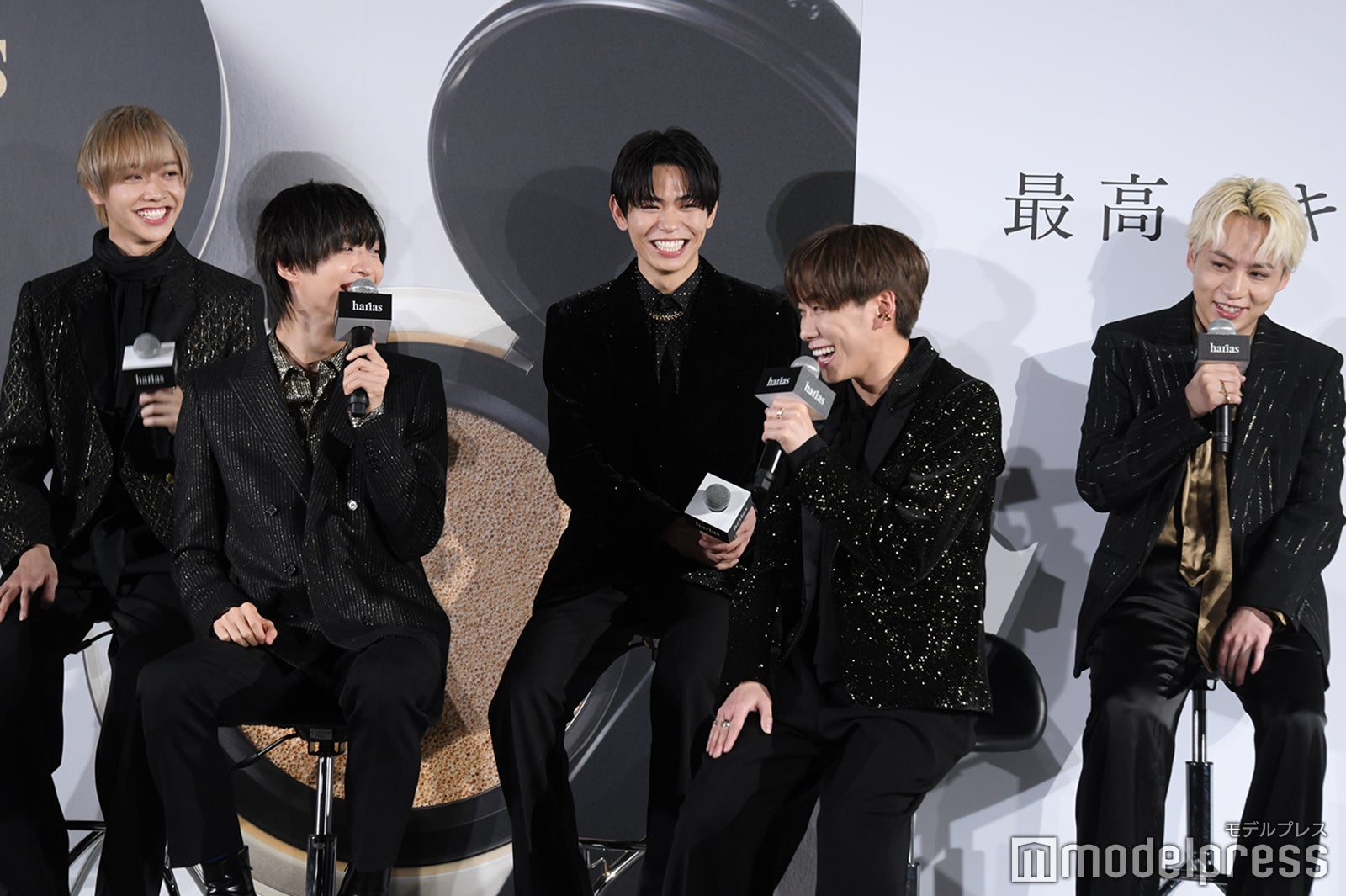 （後列）松井奏、影山拓也、横原悠毅（前列）佐藤新、‎基俊介（C）モデルプレス