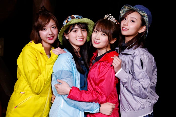 和田まあや、大園桃子、秋元真夏、新内眞衣 (C)「NOGIBINGO!10」製作委員会