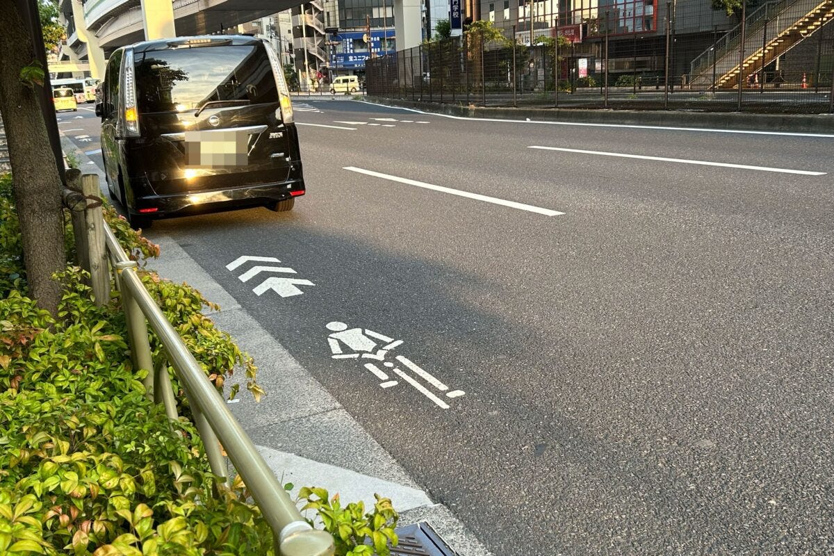 自転車レーンへの駐停車