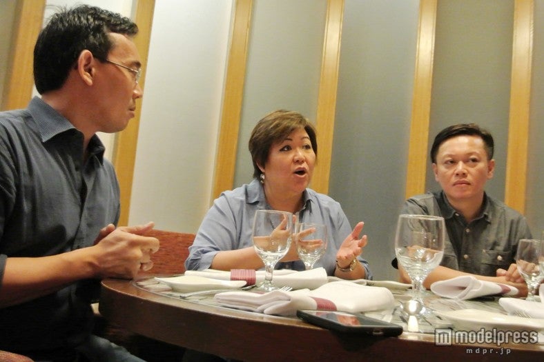 モデルプレスのインタビューに応じた（左から）レネ・エスグエラ氏、インドラ・スハルジョノ氏、チャールズ・チャン氏／（C）modelpress