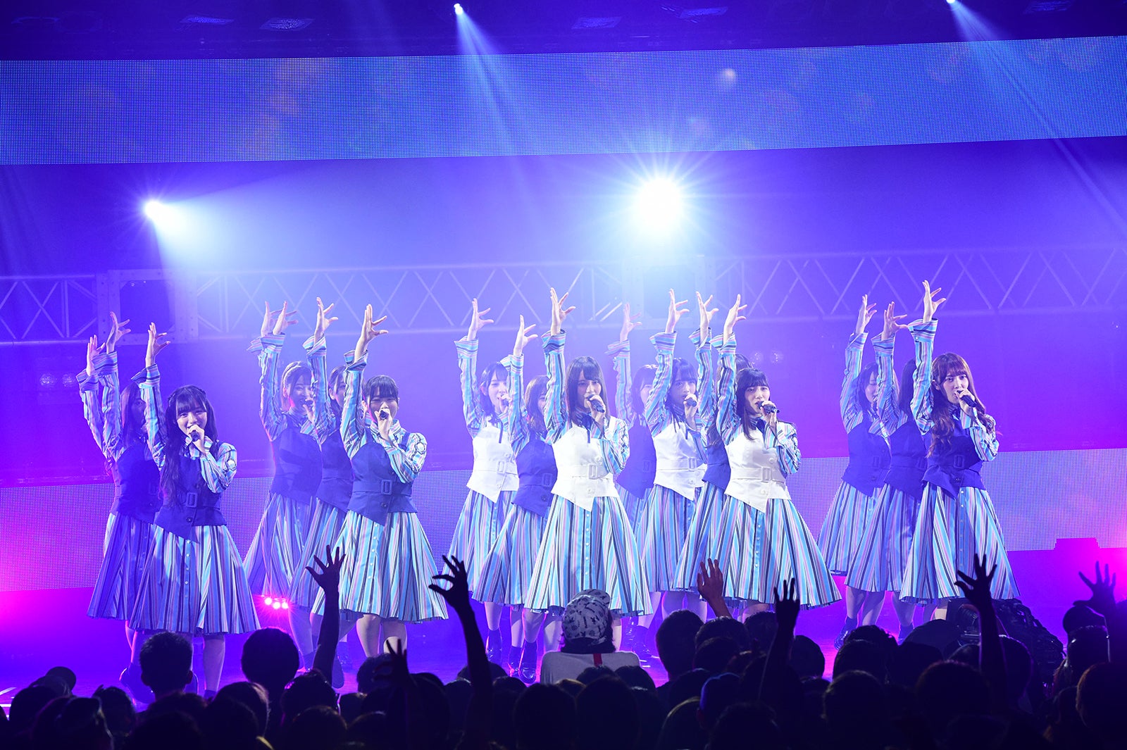 日向坂46「MTV VMAJ 2019」初受賞　MCで英語にも挑戦