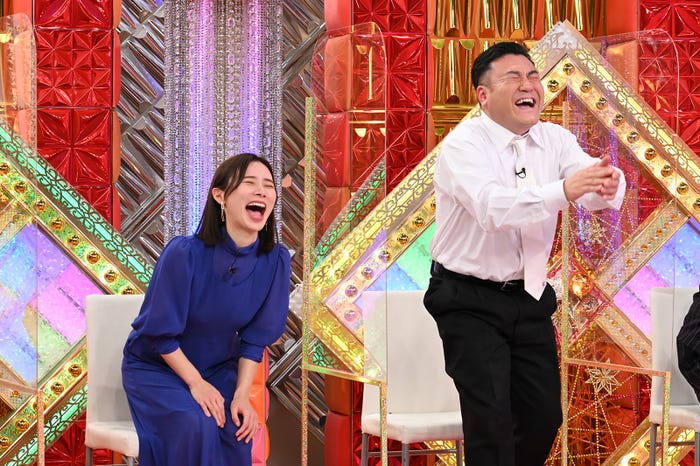 朝日奈央、山崎弘也 (C)テレビ朝日