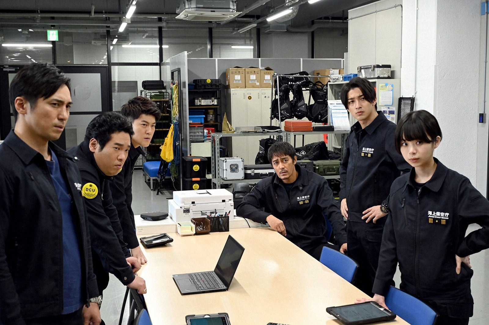 高橋光臣、岡崎体育、有輝（土佐兄弟）、阿部寛、横浜流星、趣里／「DCU」第5話より（C）TBS