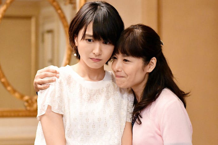 新垣結衣、富田靖子「逃げるは恥だが役に立つ」第2話・場面カット(C)TBS