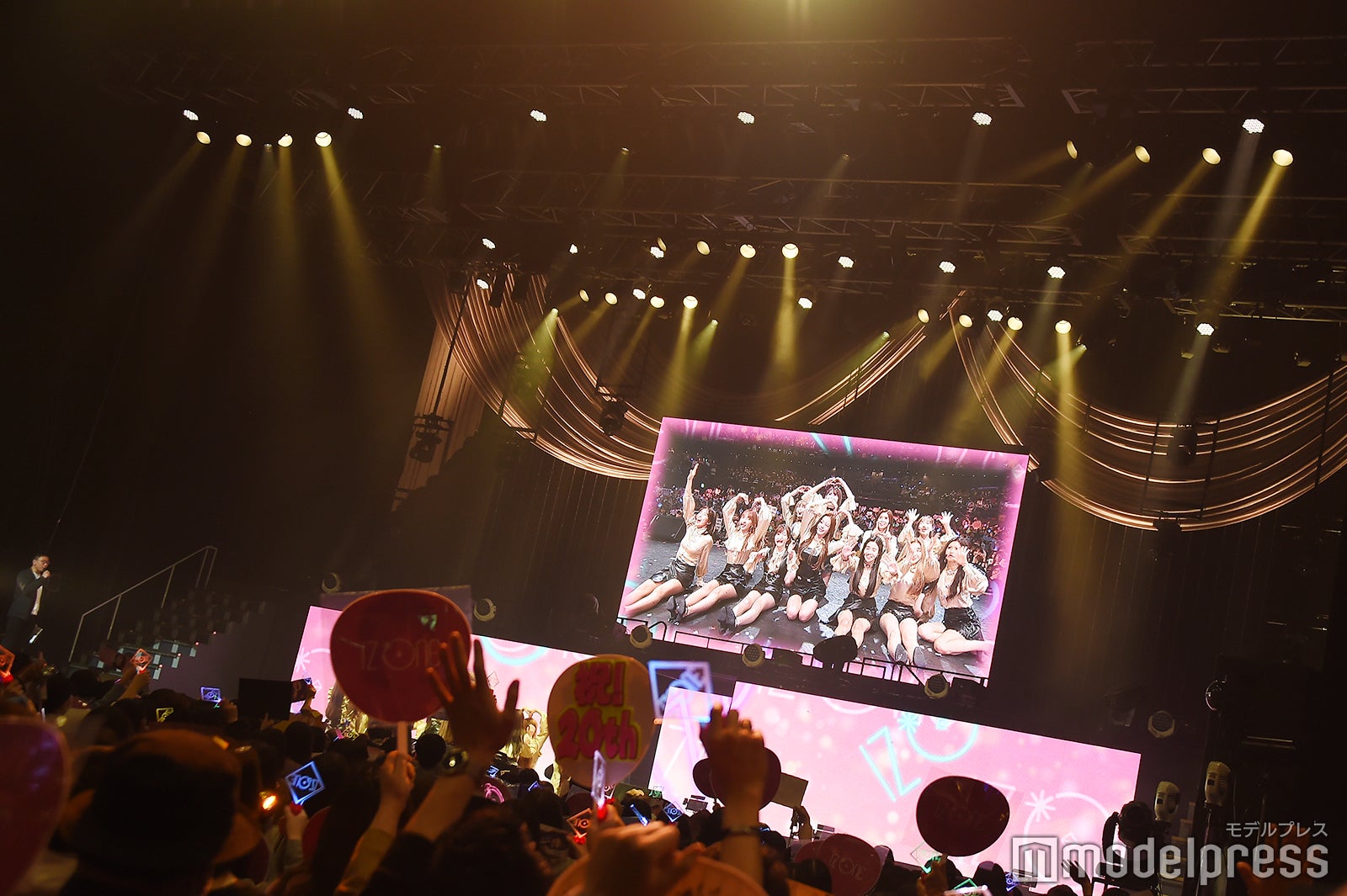 IZ*ONE （C）モデルプレス