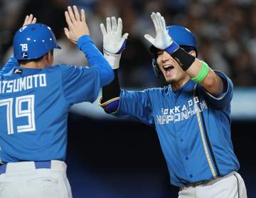 日本ハムが2戦連続で延長制す 11回に水野が値千金の決勝弾 10回は無死満塁を執念でしのぐ