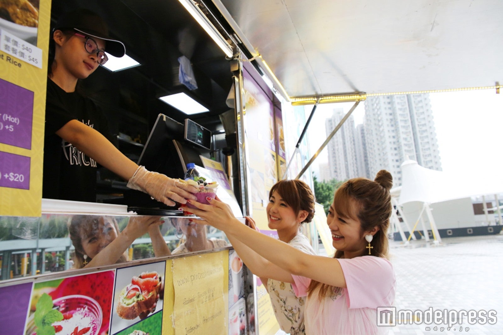 フードトラック（C）モデルプレス