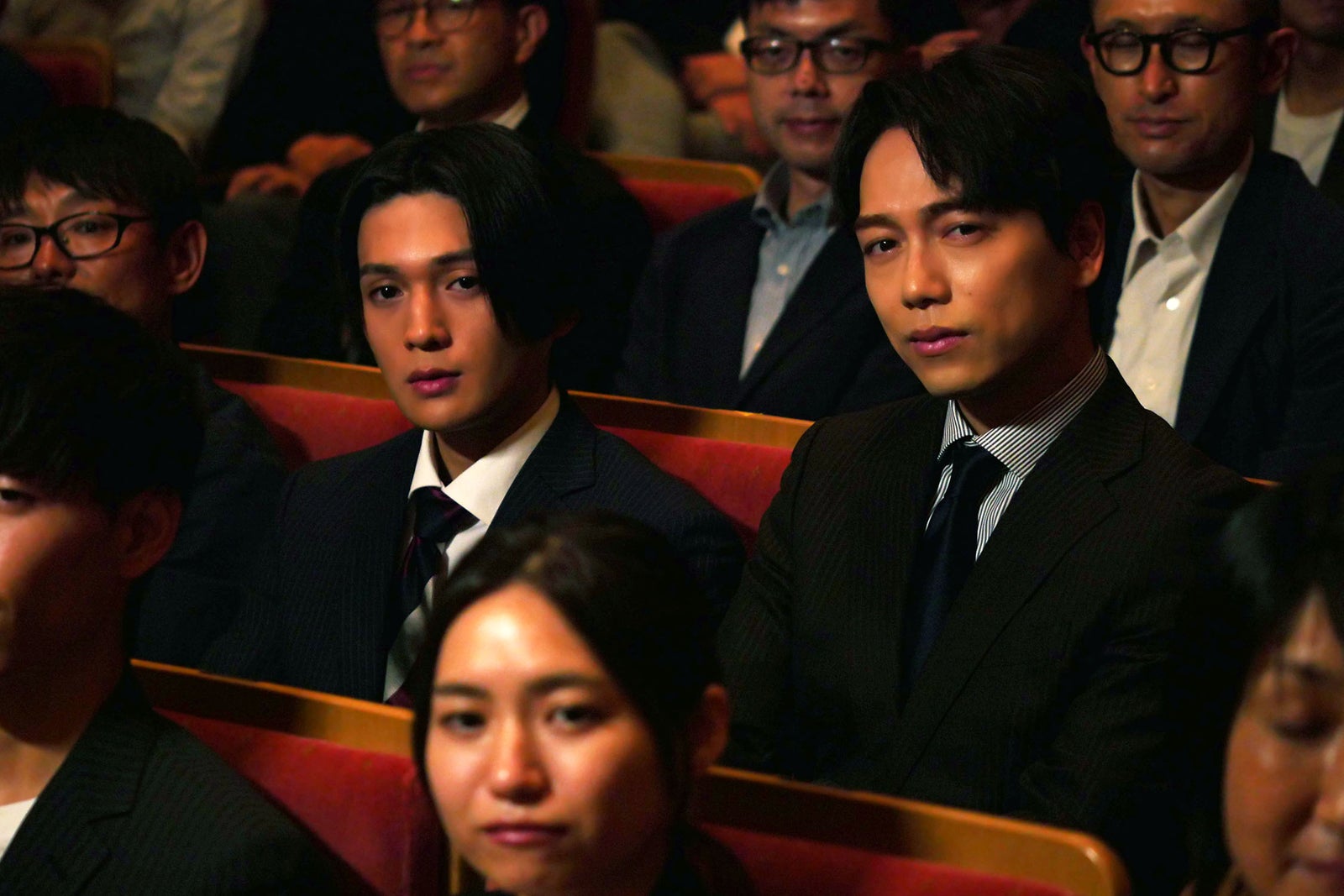 山崎育三郎、八木勇征「ハイエナ」第4話より（C）ドラマ「ハイエナ」製作委員会