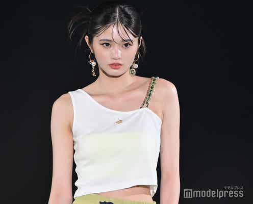 Girls2原田都愛、美デコルテ輝く 印象ガラリクールな表情【GirlsAward 2024 S/S】