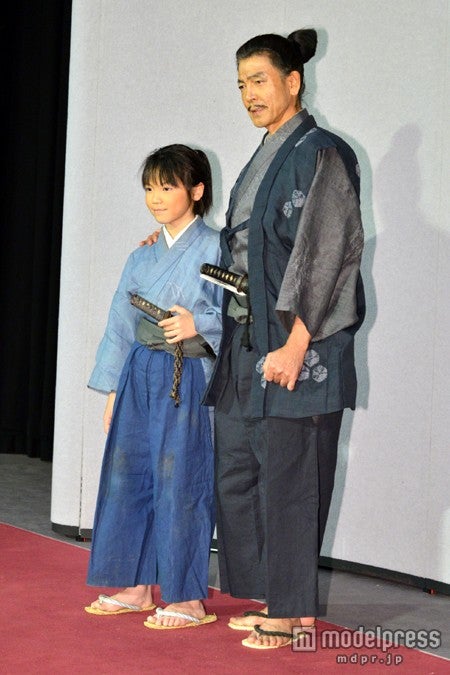 （左から）若山耀人、柴田恭兵