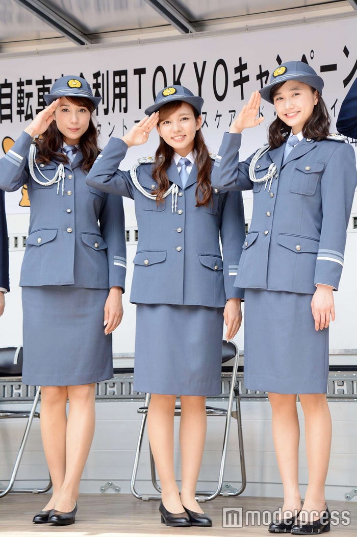 (左から)広瀬未花、にわみきほ、鈴木友菜(C)モデルプレス