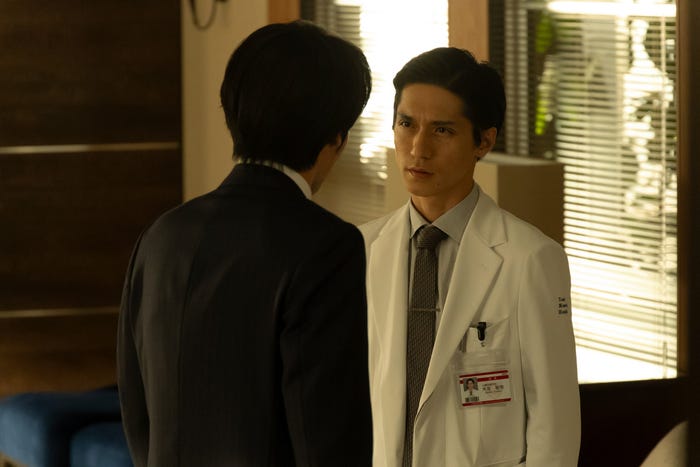 赤楚衛二、錦戸亮「Re:リベンジ-欲望の果てに-」第9話より(C)フジテレビ