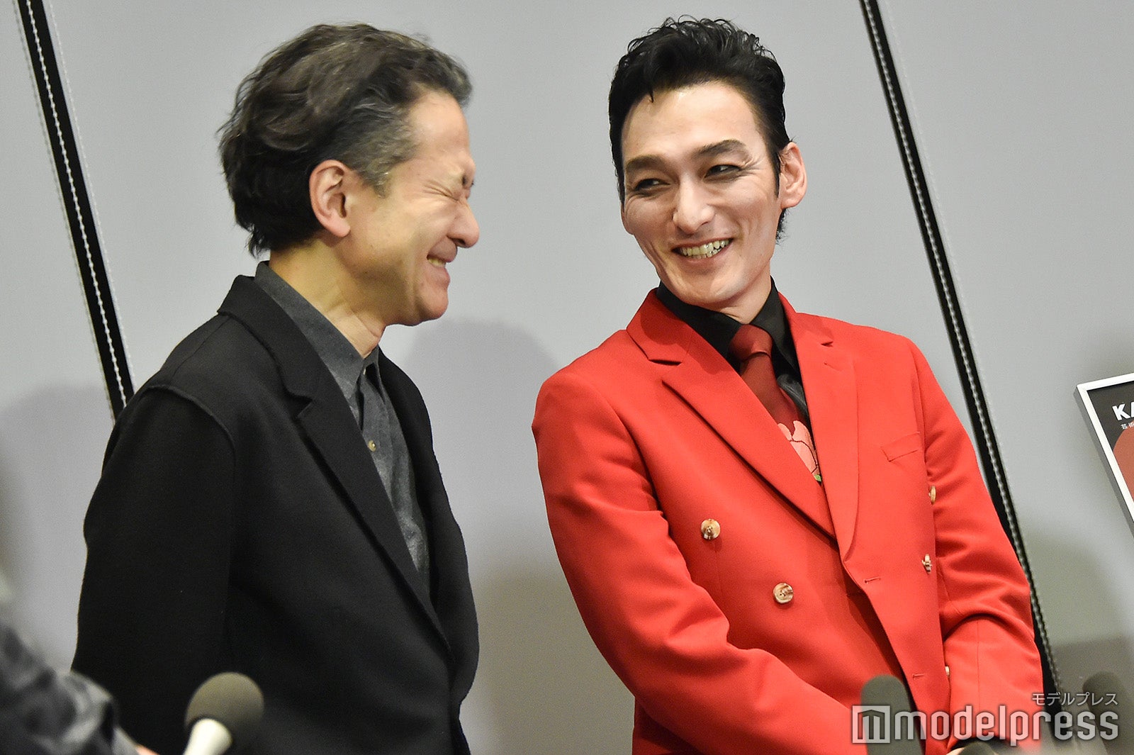 白井晃、草なぎ剛（C）モデルプレス