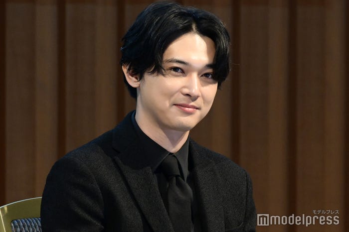 吉沢亮(C)モデルプレス